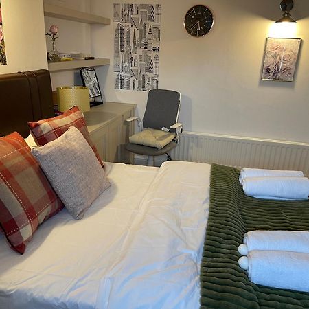 London Luxe Rooms Surbiton Εξωτερικό φωτογραφία
