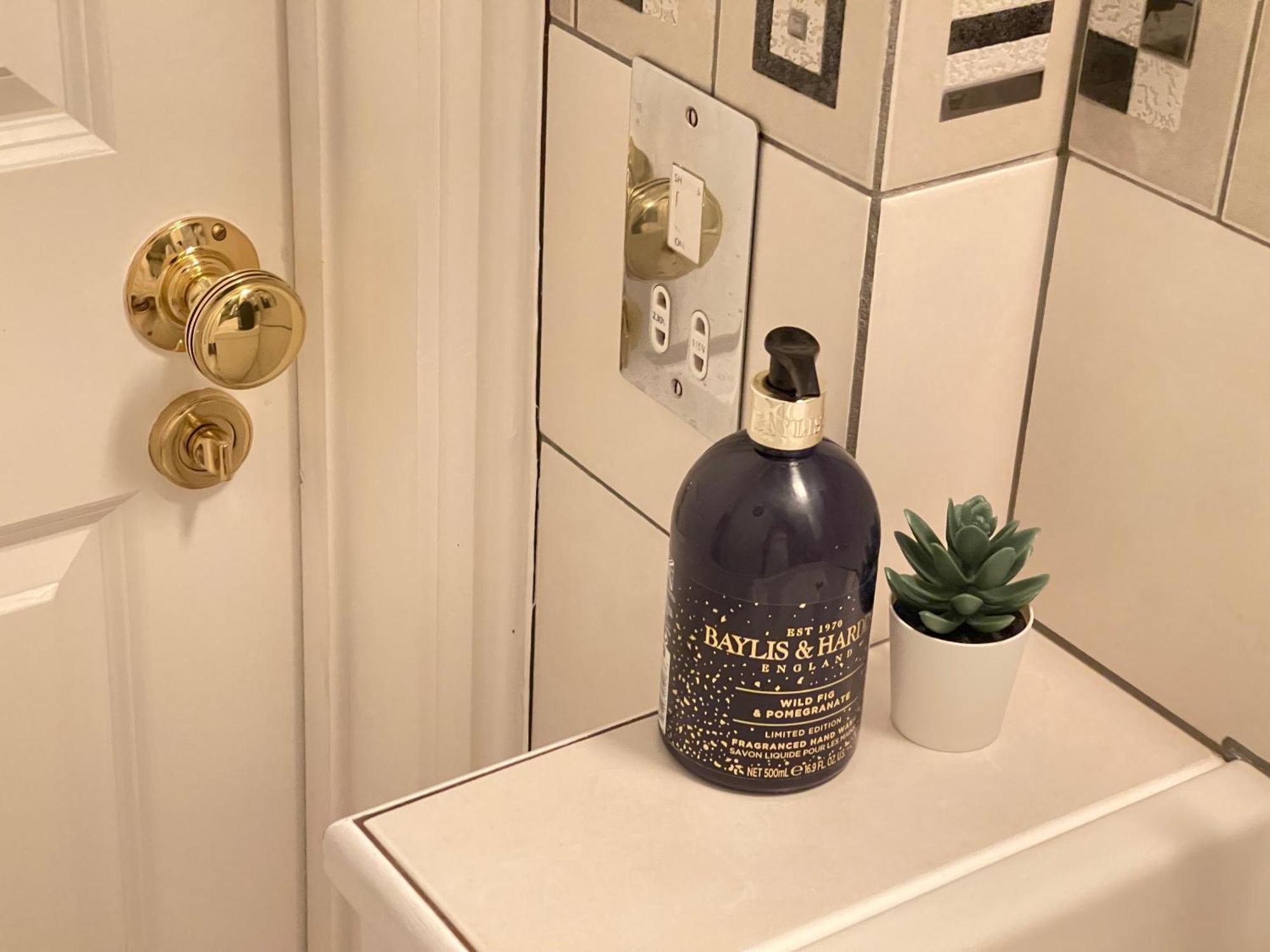 London Luxe Rooms Surbiton Εξωτερικό φωτογραφία