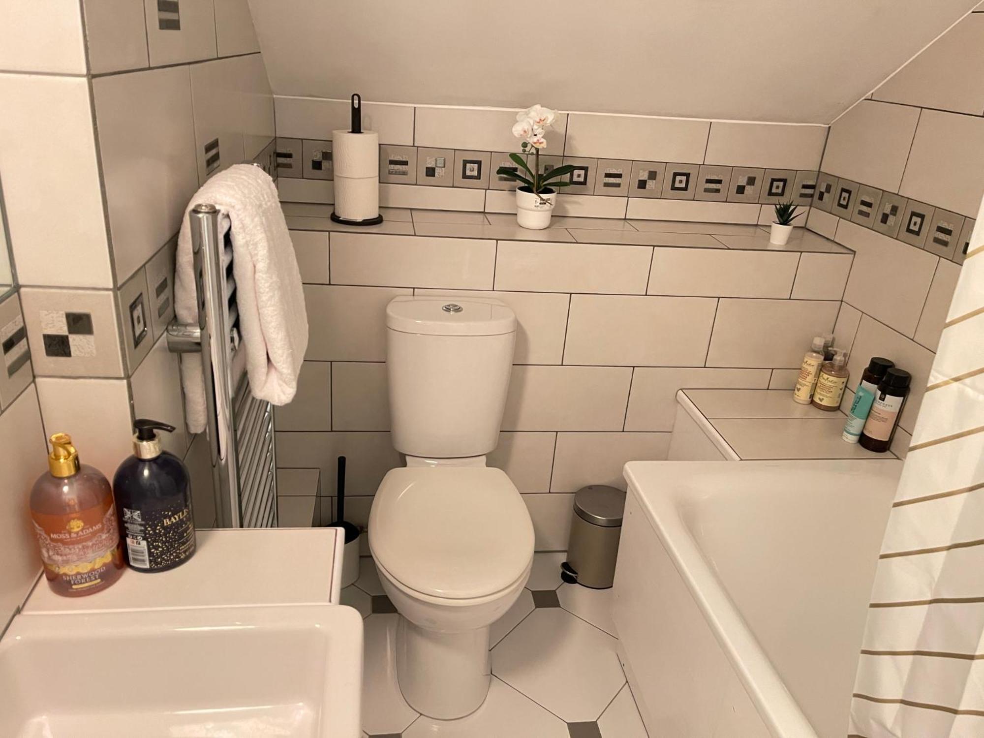 London Luxe Rooms Surbiton Εξωτερικό φωτογραφία